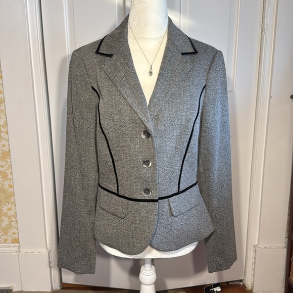 NWT Axcess by Liz Claiborne Beautiful Gray and Black Blazer Fully Lined Size 10 - Picture 1 of 11